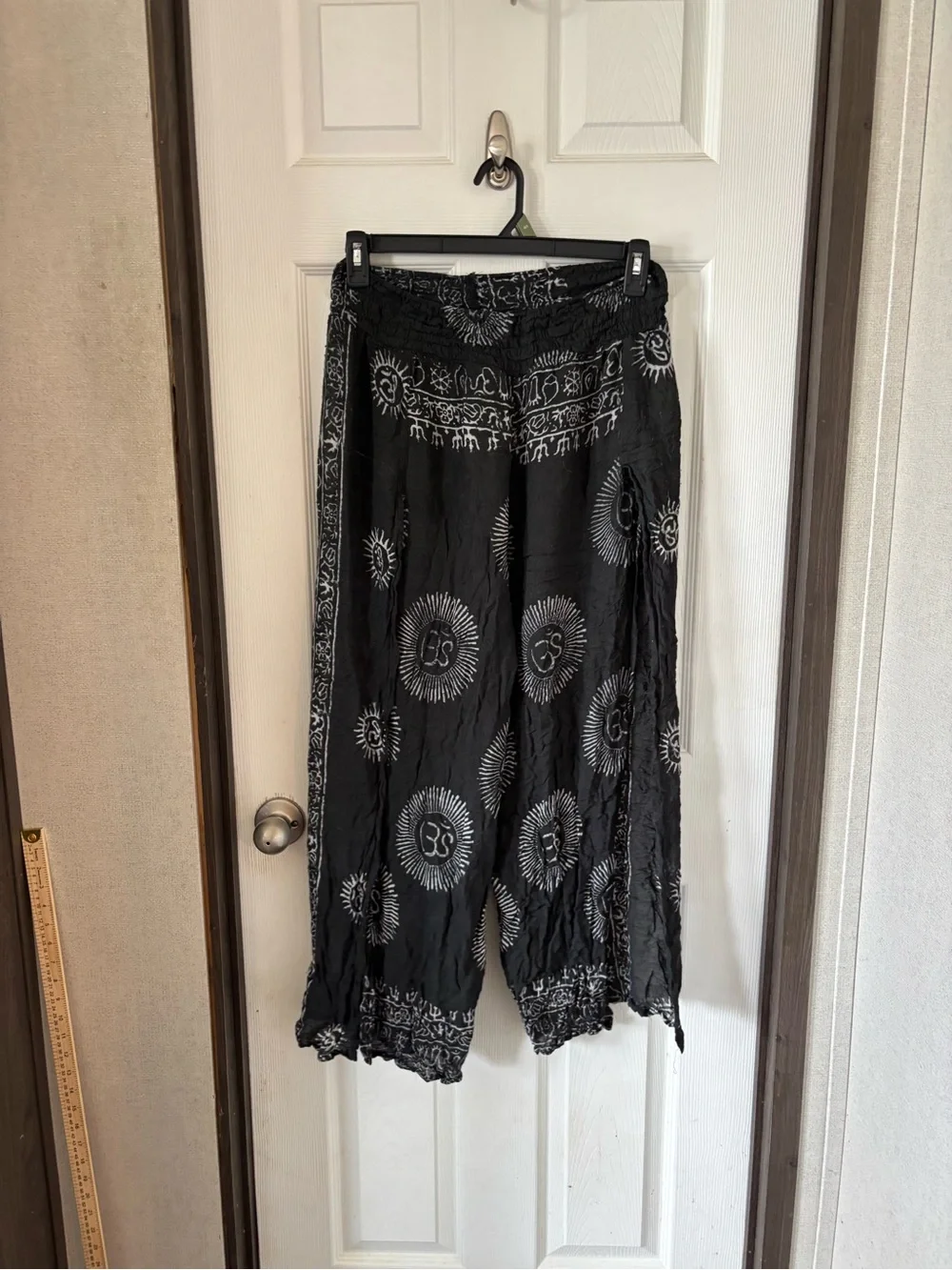 EARTHBOUND Black and White Printed Wrap Scarf